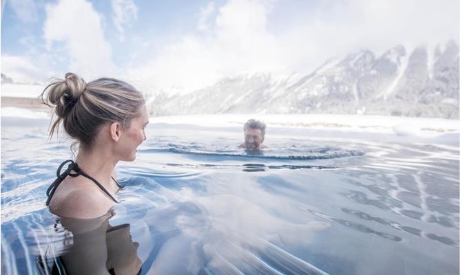 plunhof-acqua-minera-aussenschwimmbad-winter-4935