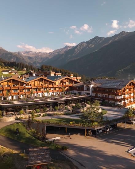 hausansicht-hotel-sommer-2026