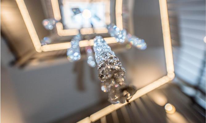 plunhof-acqua-minera-details-leuchter-5858