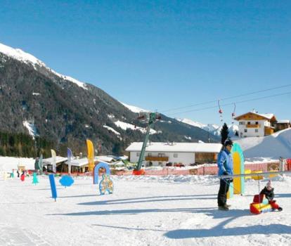 plunhof-winter-skilift-gasse