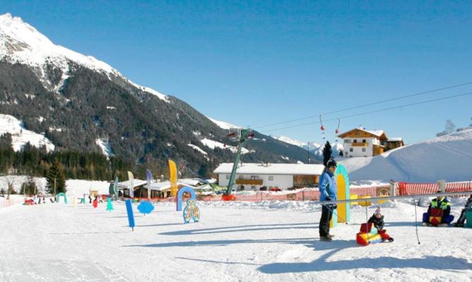 plunhof-winter-skilift-gasse