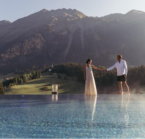 sommer-2026-sky-pool-paar-1