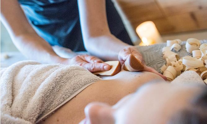 plunhof-spa-minera-behandlung-6103